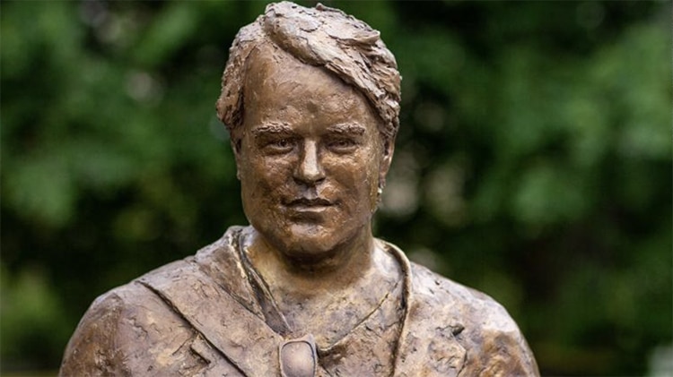 Statue of Late Actor Philip Seymour Hoffman Donated to George Eastman Museum in Rochester