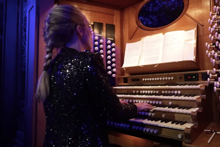 Organist Performs With a Symphony Orchestra to Add a Thrilling Layer to the ‘Star Wars’ Finale