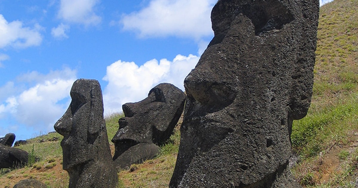  Moai Statue Easter Island Statue: Red Lip Resin Moai