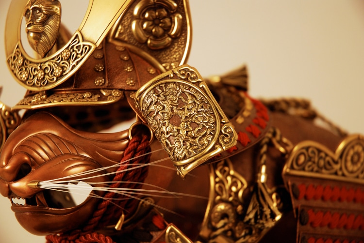 Cat armor made from metal inspired by the samurai