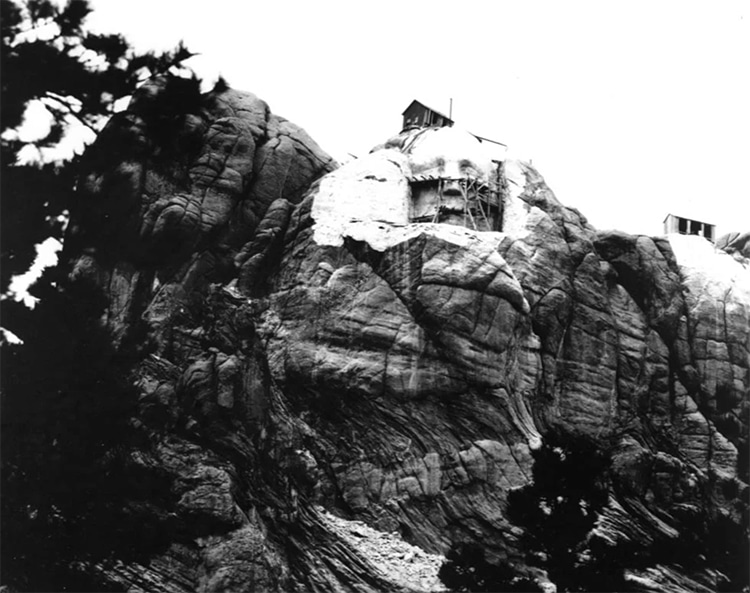 Explore Photographs of Mount Rushmore Before & During Construction