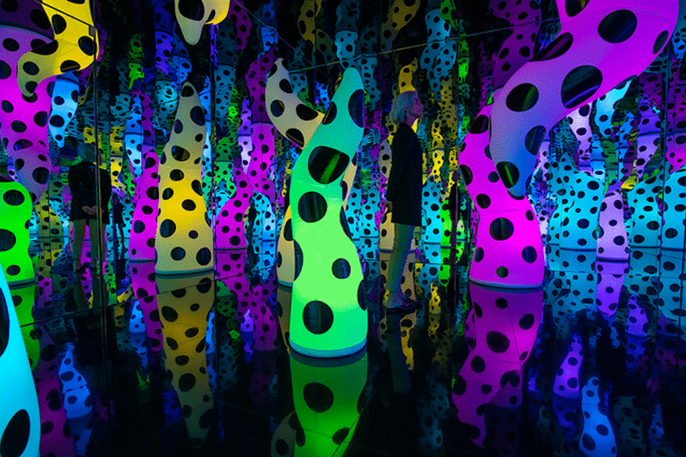 Yayoi Kusama’s Dreamy PolkaDot Exhibition Opens in Miami LaptrinhX