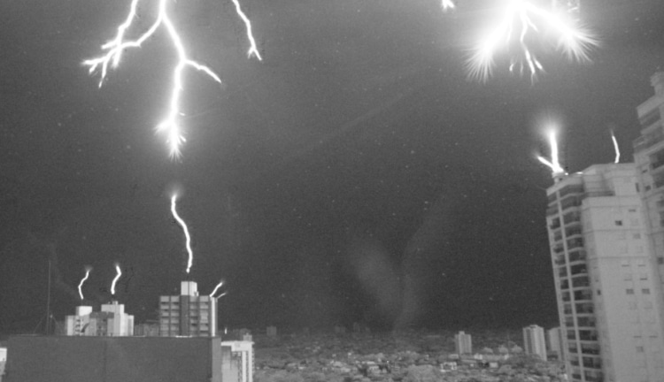 Video Shows The Moment Before Lightning Strikes And How Lightning Rods Work To Protect Us 