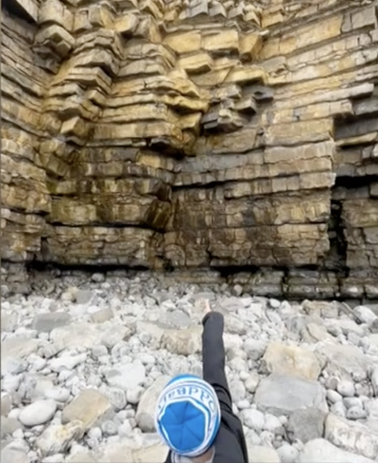 Nine-Year-Old Welsh Boy Finds 200-Million-Year-Old Ammonite Fossil in Beach Cliff