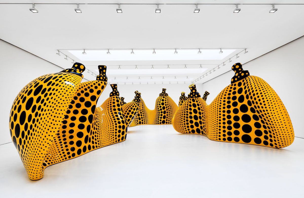 Installation, Yayoi Kusama, Red Dot Room, David Zwirner Gallery)