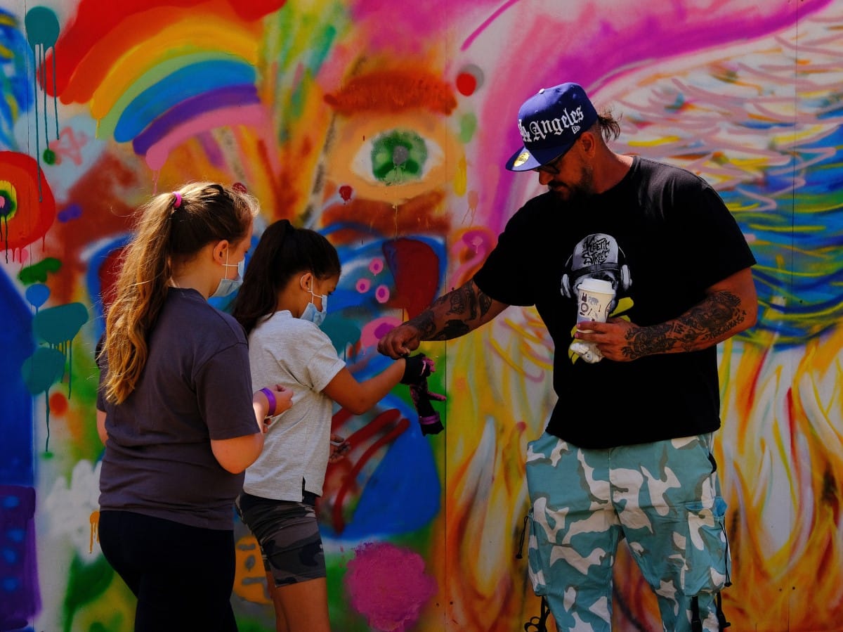 Ant Steel Showing Kids How to Create Graffiti Art