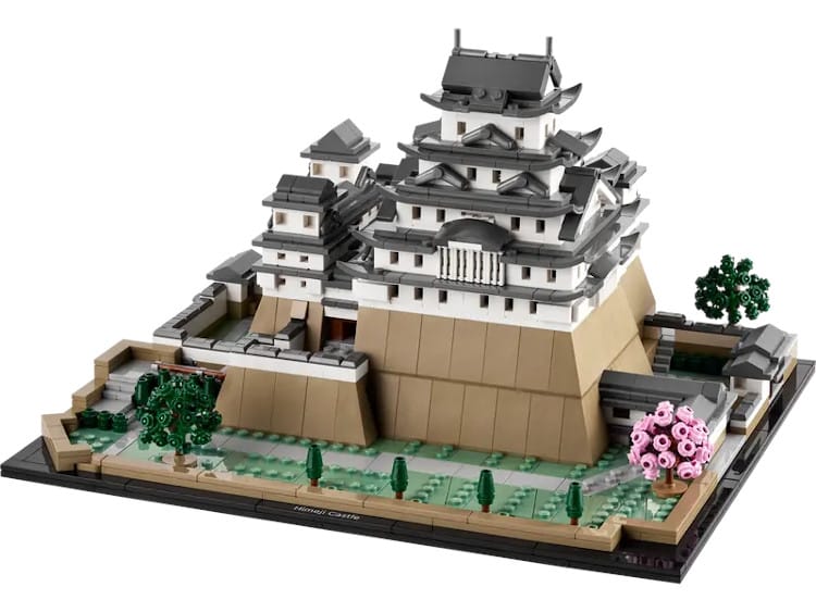 Himeji Castle Lego Set assembled 