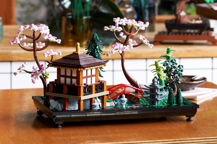 Tranquil Garden, a zen garden Lego set