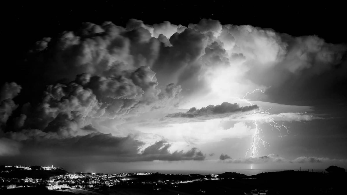 Black and white image of a thunderstorm