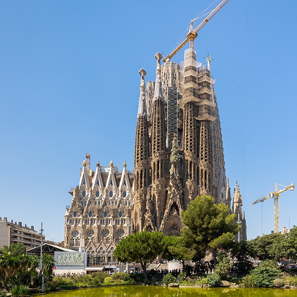 Antoni Gaudi: the Creative 