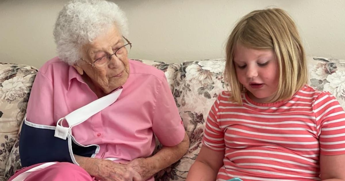 Seven-Year-Old Girl Goes Door to Door at Retirement Facility and Reads Books to Seniors