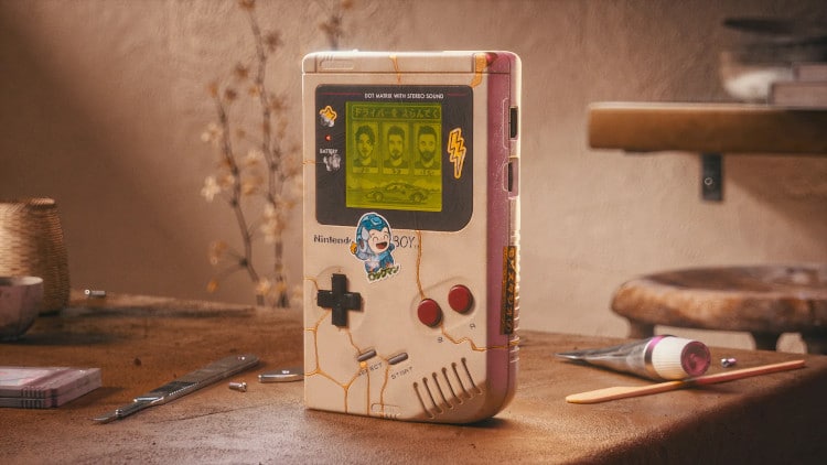 Gameboy vintage avec réparations kintsugi