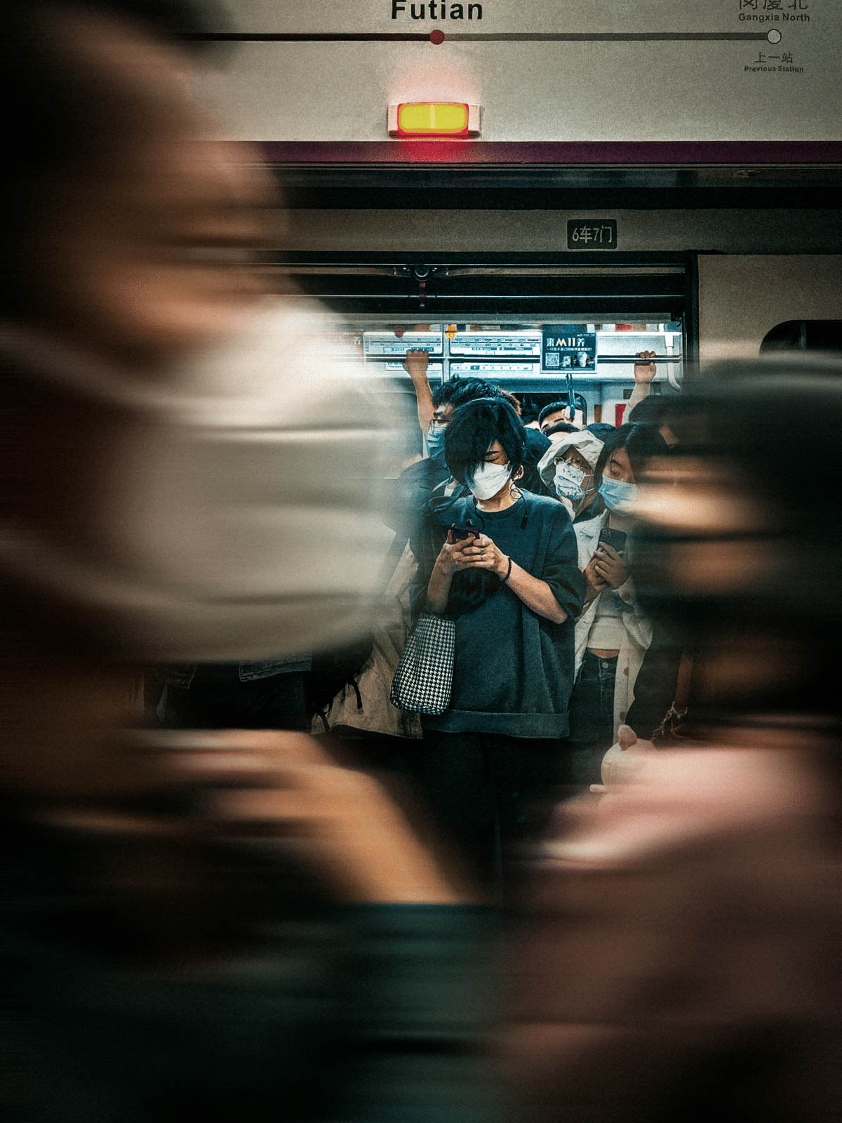 People crowded into the subway in Shenzen, China