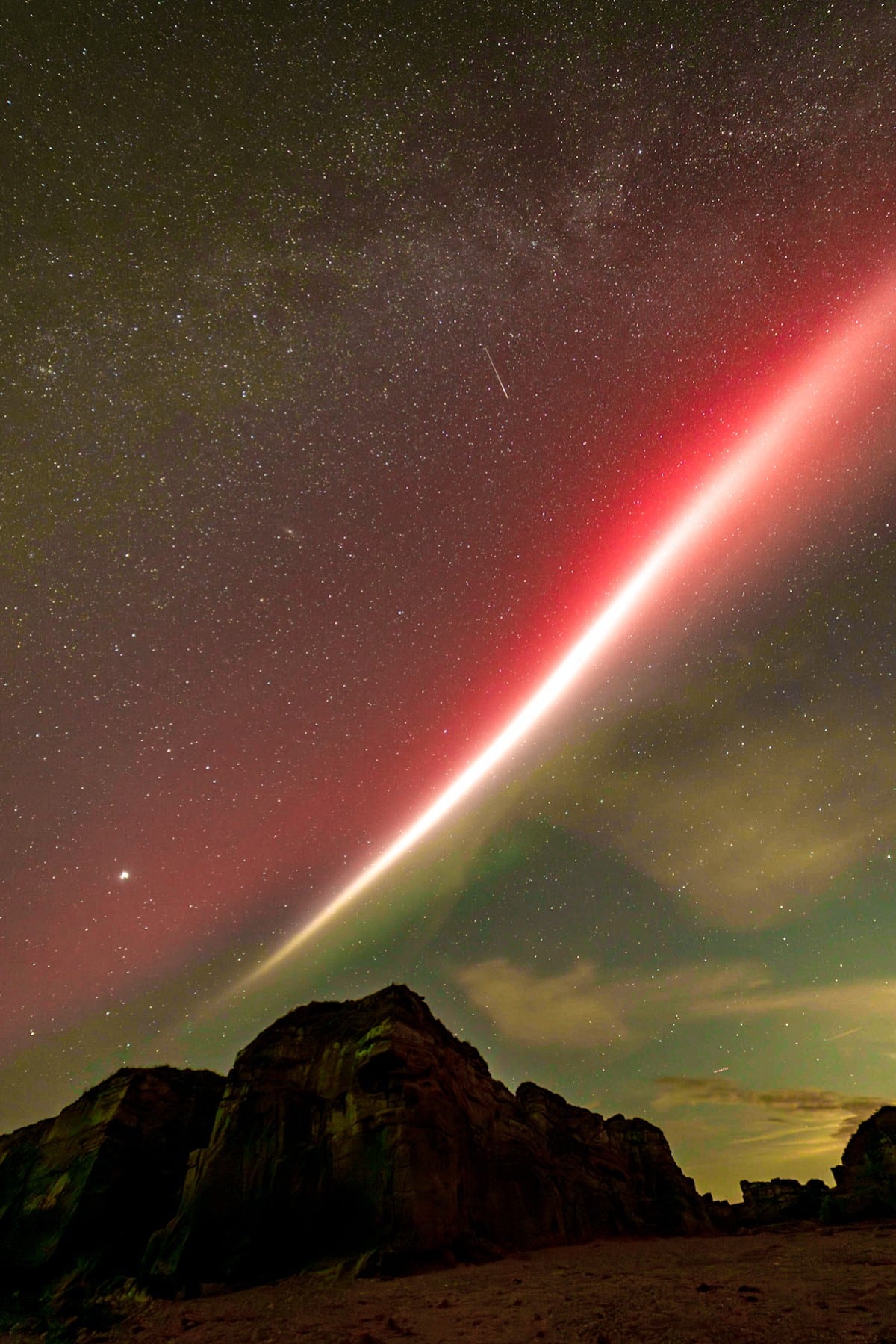 STEVE, Aurora borealis, Milky Way photographed by Stephen Pemberton