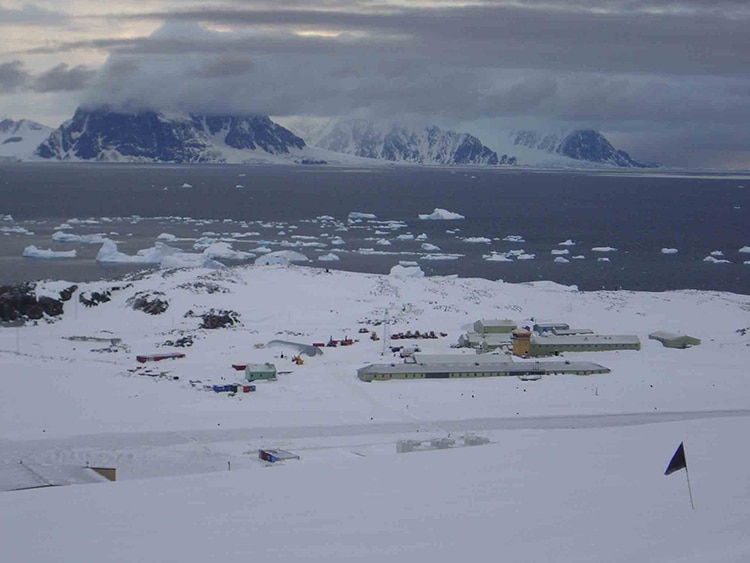 Isolated Antarctic Scientists Develop Unique Accent