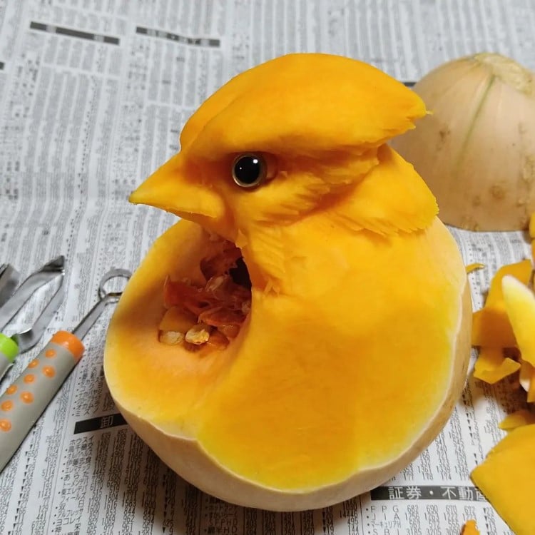 Bird carved out of a squash by Gaku