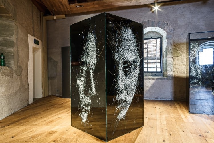 3D Glass Portrait by Simon Berger