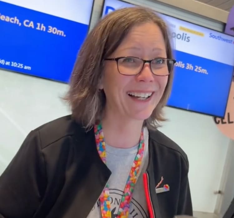 Southwest Airlines employee, Krista, praised by traveler Angie Batis for her kind customer service. 
