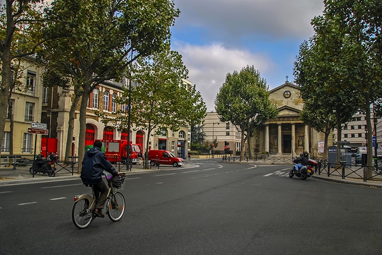 Cyclists Now Dominate Paris, Outnumbering Cars