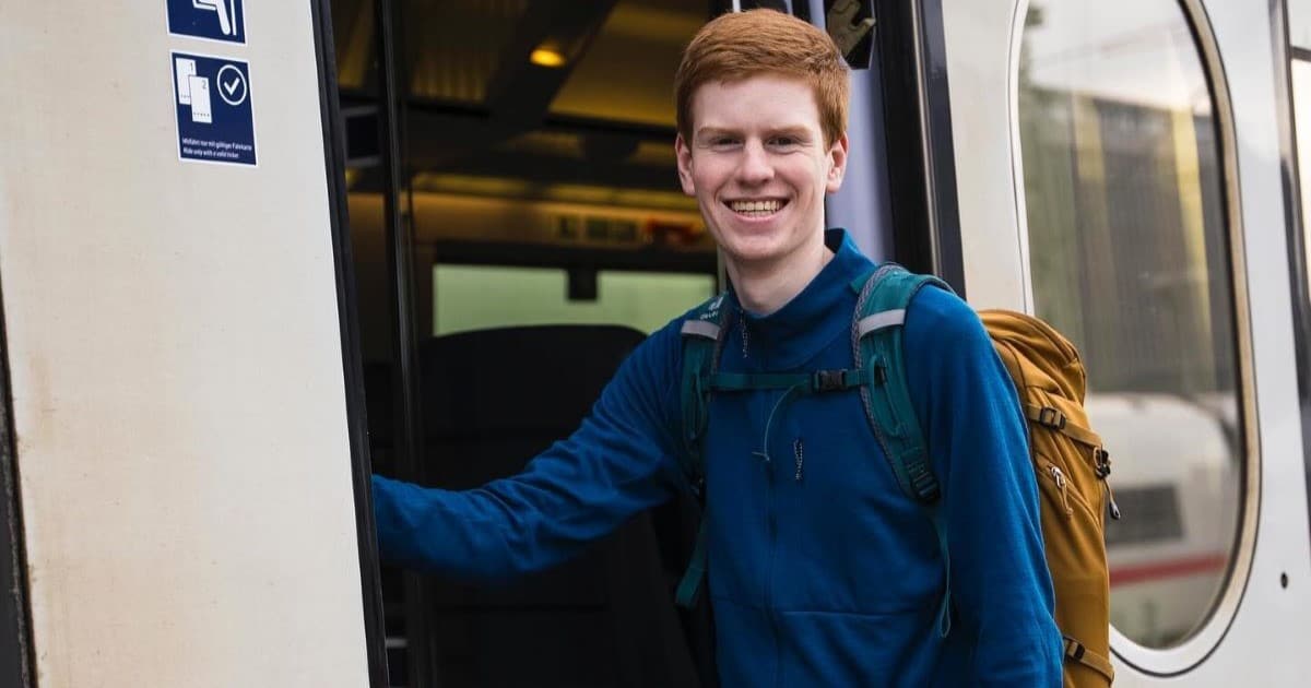 German Teen Lives on Train Full-Time and Travels Somewhere New Every Day