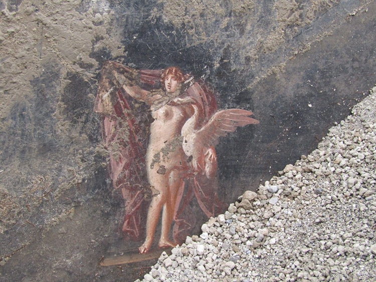 Ongoing Excavations at Pompeii Discover Stunning Paintings