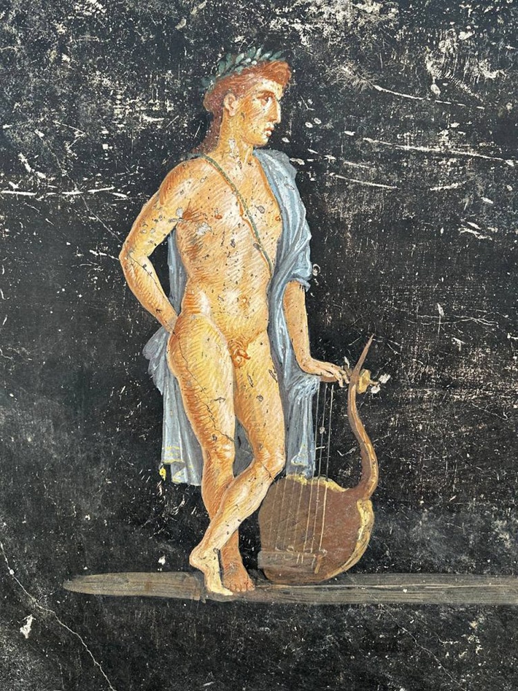 Ongoing Excavations at Pompeii Discover Stunning Paintings