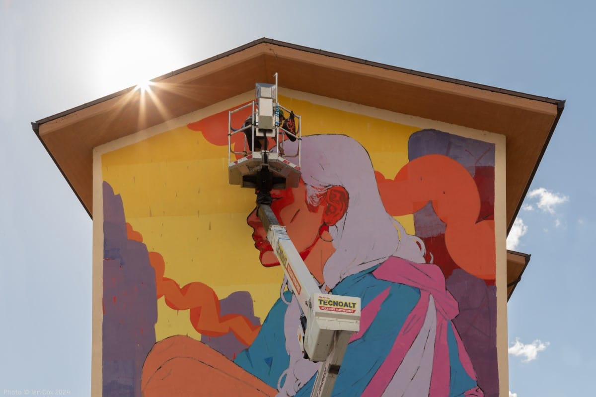 TAXIS at work on a mural in Civitacamporano