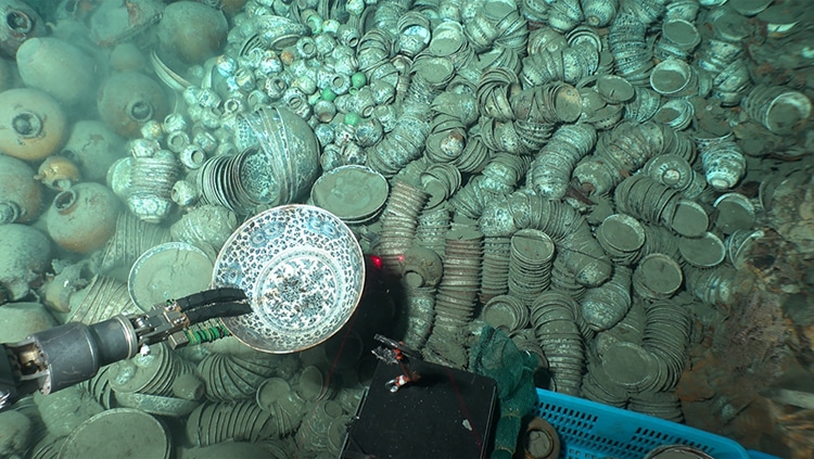 Over 900 Artifacts Recovered From Ming Dynasty Shipwreck