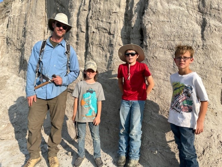 Teens find T. Rex fossil