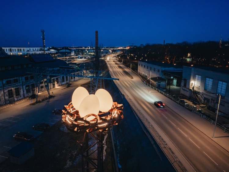 Bird's nest installation in Tallinn by Velvet