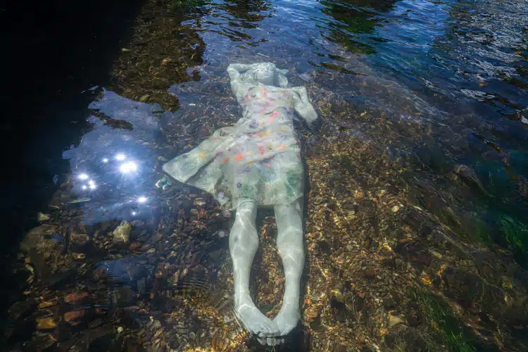 Alluvia sculpture by Jason DeClaires Taylor