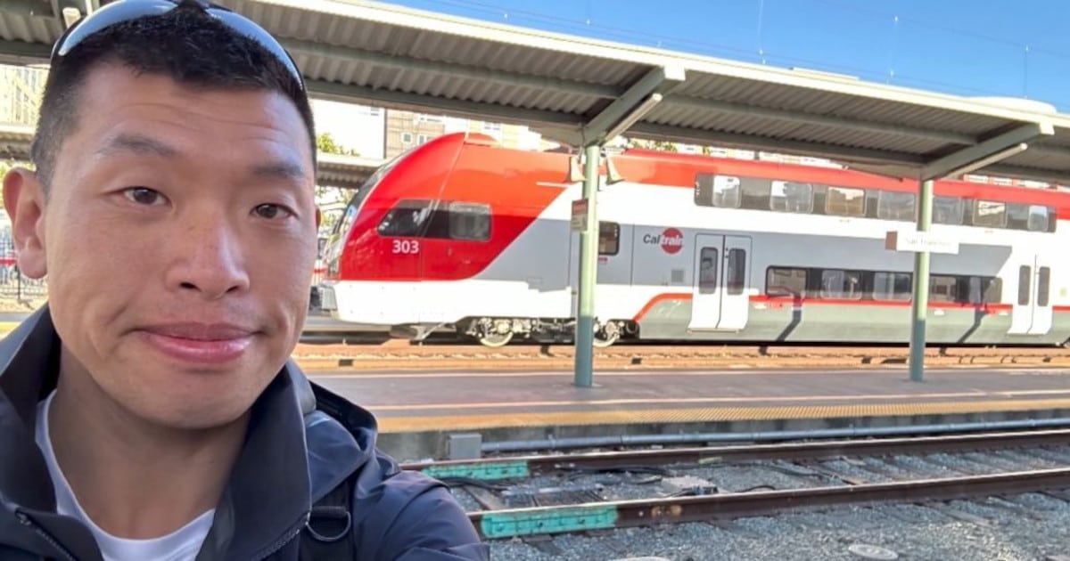 Man Successfully Travels From Canada to Mexico Using Only Public Transit