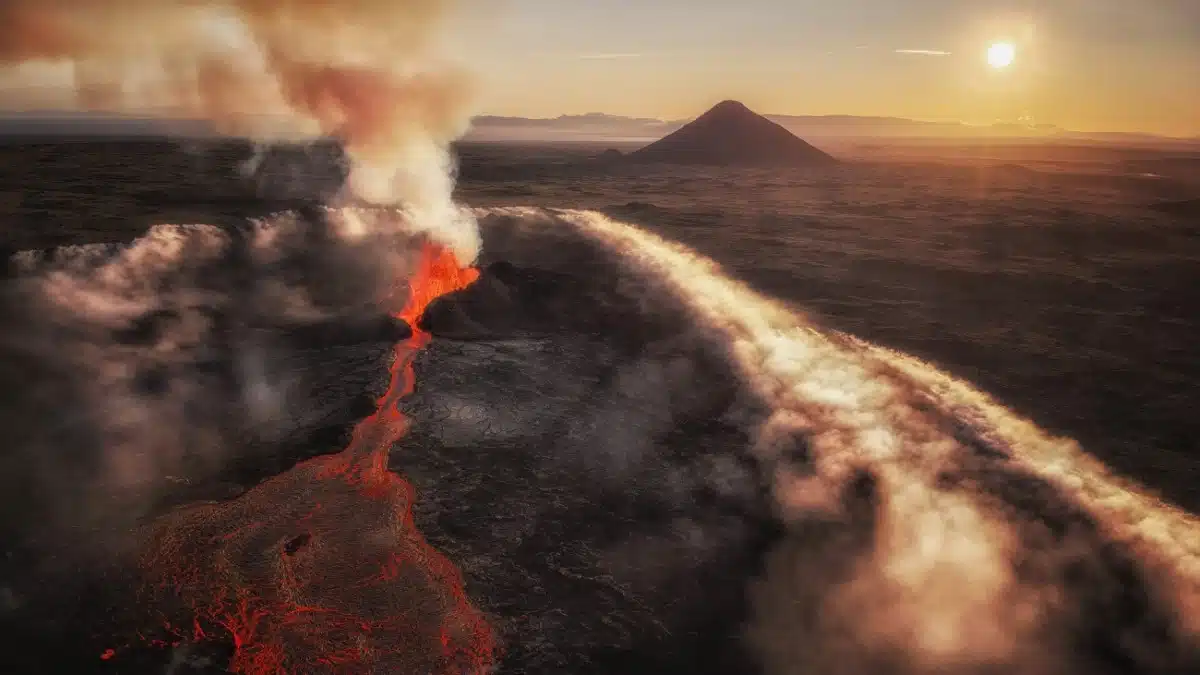 Eruption of Mount Litli Hrutur in Iceland