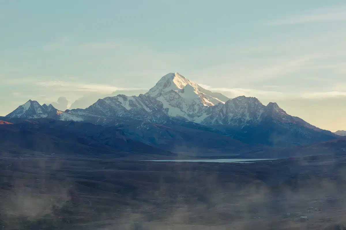 Climbing Cholitas in Bolivia