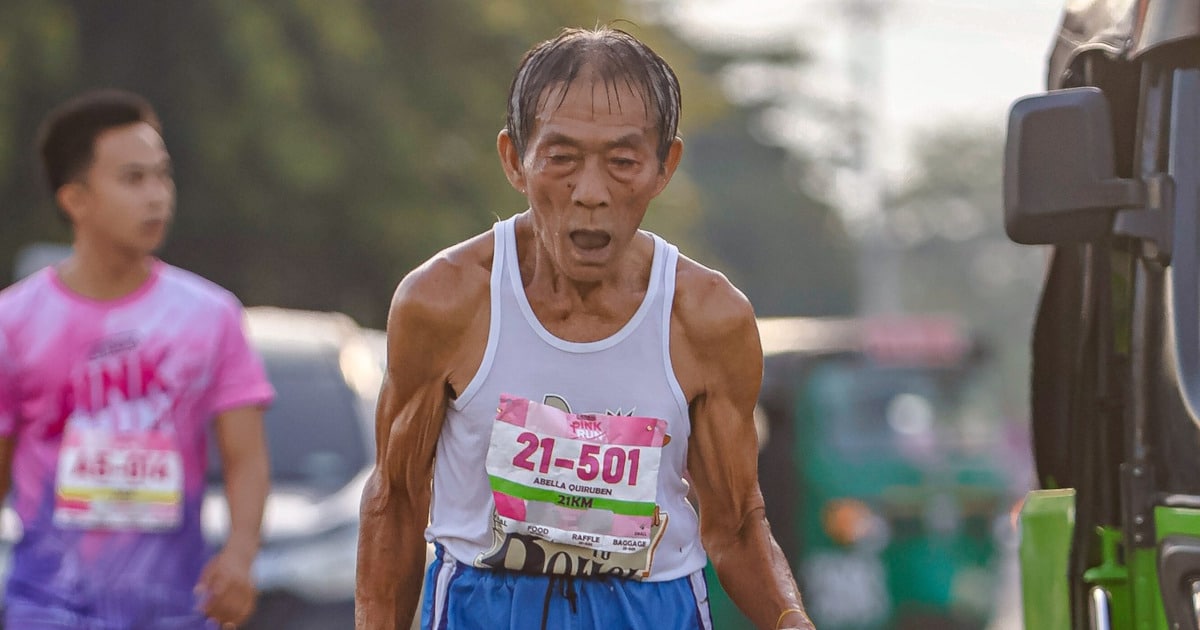 75-Year-Old Runner With Worn Down Shoes Finishes a Half Marathon in Under Two Hours