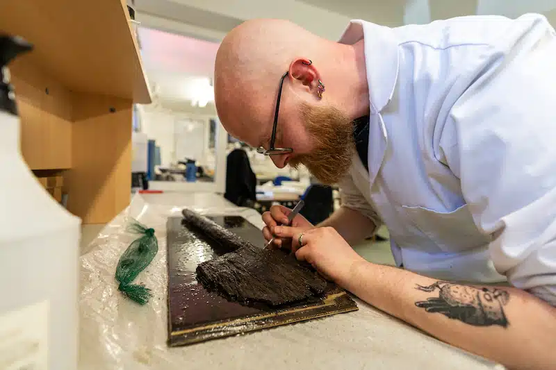 Wessex Archaeology Discover Bronze Age Wooden Spade