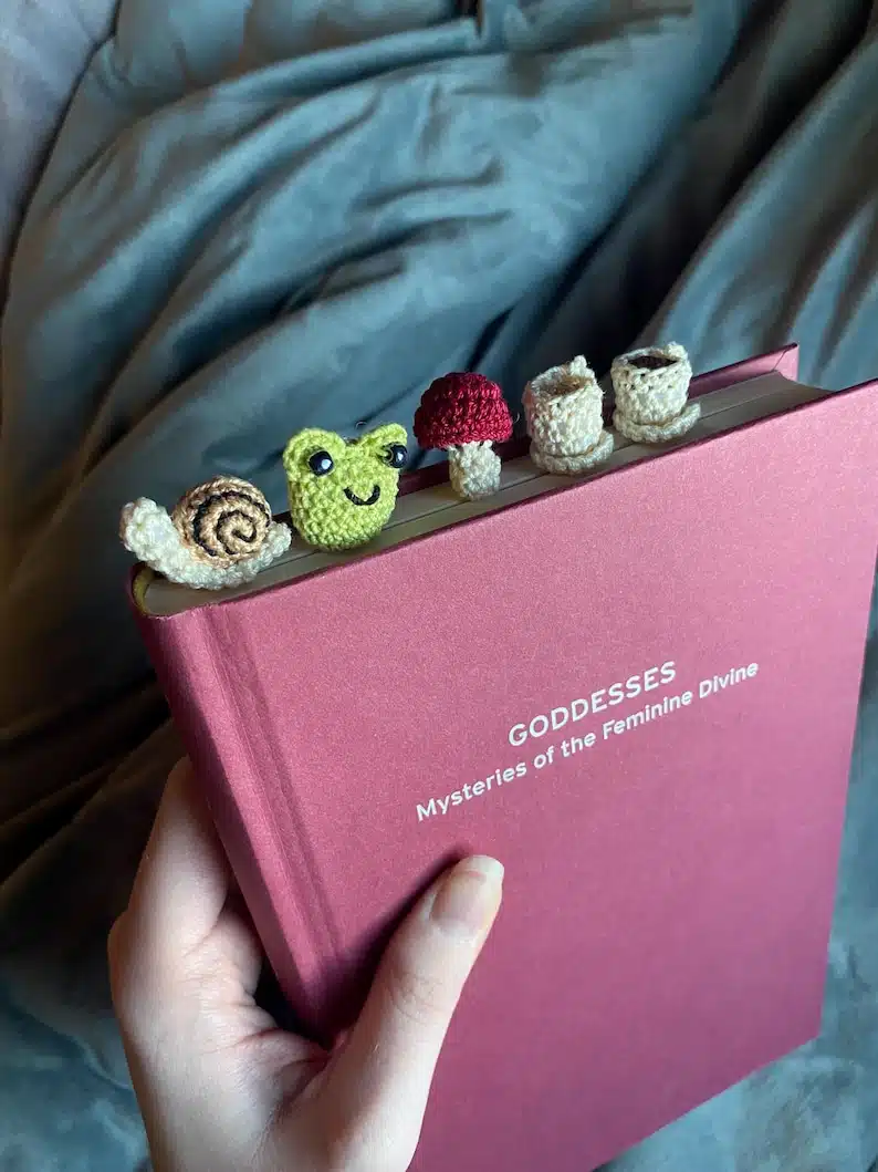 Crochet bookmarks