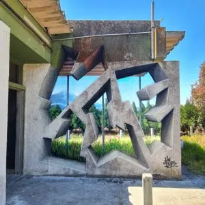 graffiti-artist-vile-creates-3d-illusion-art-on-flat-cement-surfaces