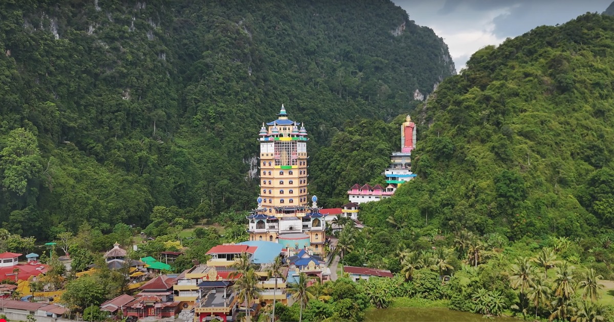 Take a Look Inside a Rare Buddhist Temple in Malaysia With One of the World’s Tallest Pagodas