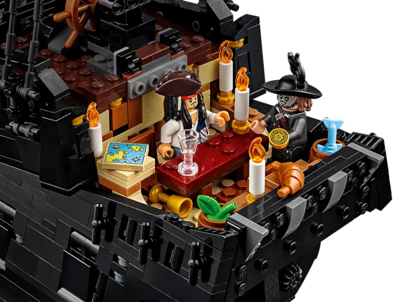 Jack Sparrow Pirate Ship LEGO Set