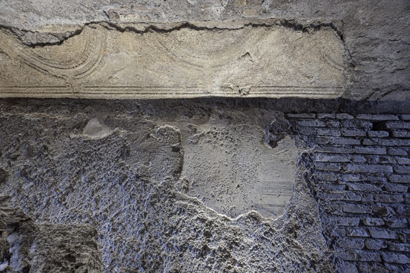 Wall decorations at the Commodus Passage