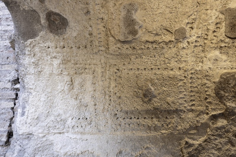 Stucco at the Commodus Passage