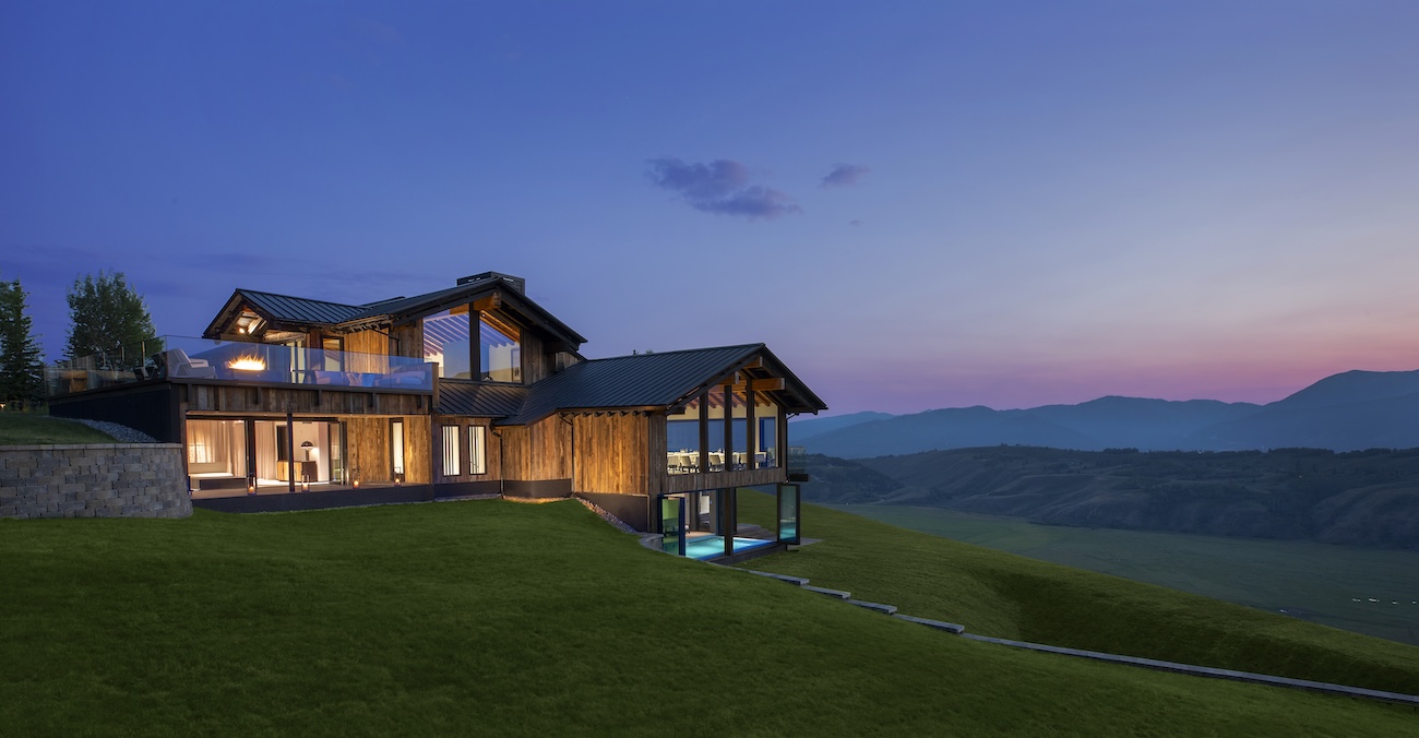 Luxury Jackson Hole Hotel Combines American West Aesthetics With Breathtaking Nature