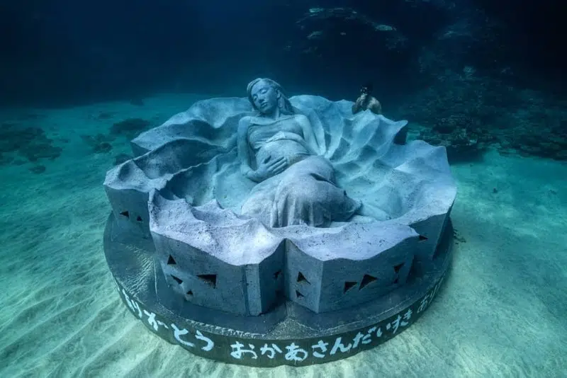 Jason DeCaires Taylor underwater sculpture in Japan