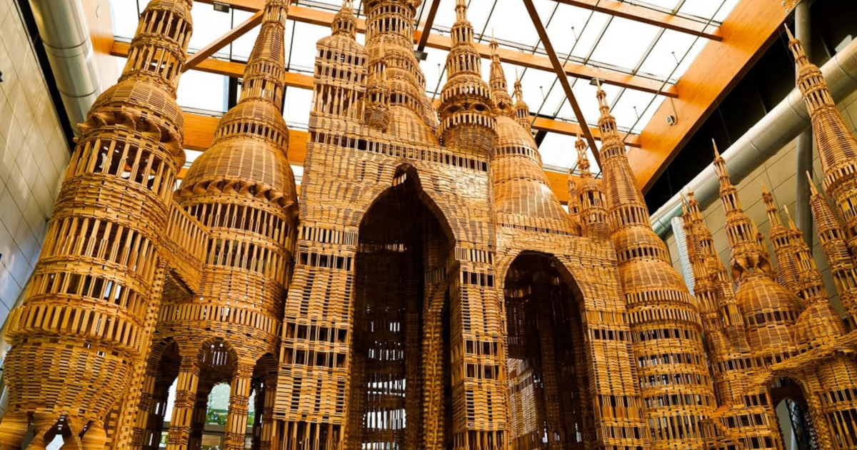 Kinetic Artist and Domino Expert Build a “City” With 240,000 Wooden Planks