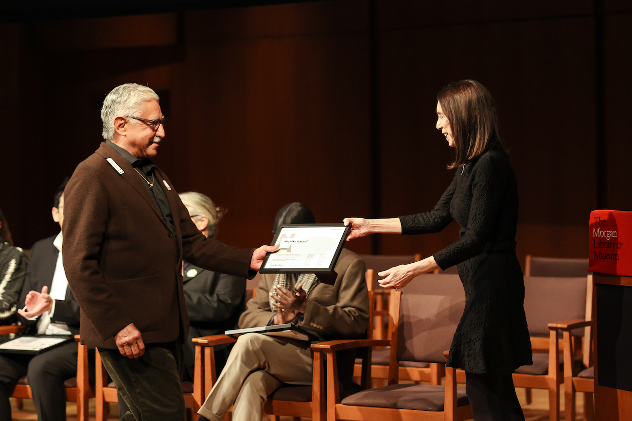 Michiko Itatani, one of this year’s Academicians, receiving his induction certificate from the National Academy of Design. (Photo: BFA)