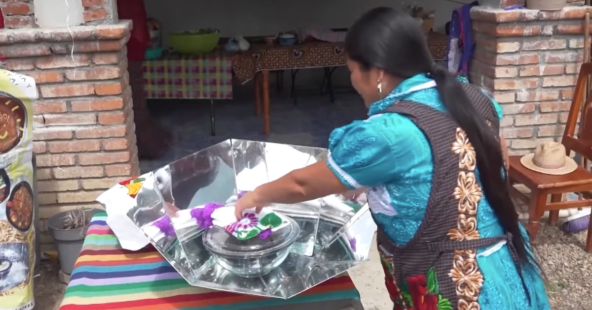 Indigenous “Solar Cooks” Swap Gas-Fired Ovens for Sunshine-Powered Stoves in Mexico