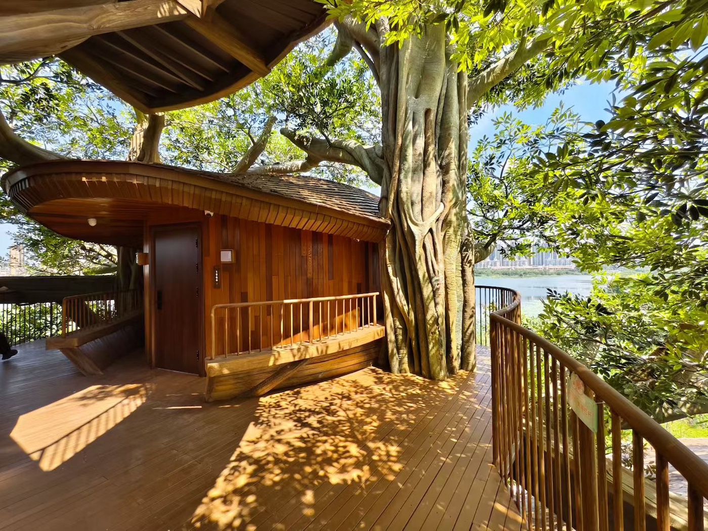 Proyecto Forest Nest Tree Pod de Doarchiwow