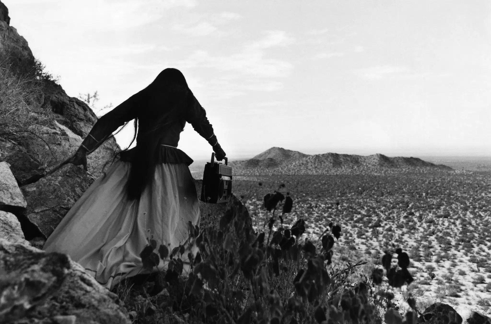 ”Mujer ángel, desierto de Sonora, México,“ 1979. (Collection Fundación MAPFRE)