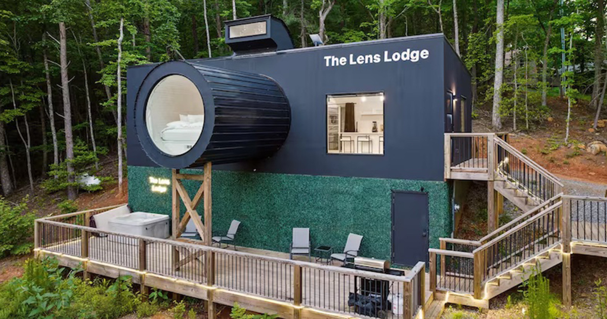 This Camera-Shaped Cabin Offers a Picture-Perfect Mountain Escape